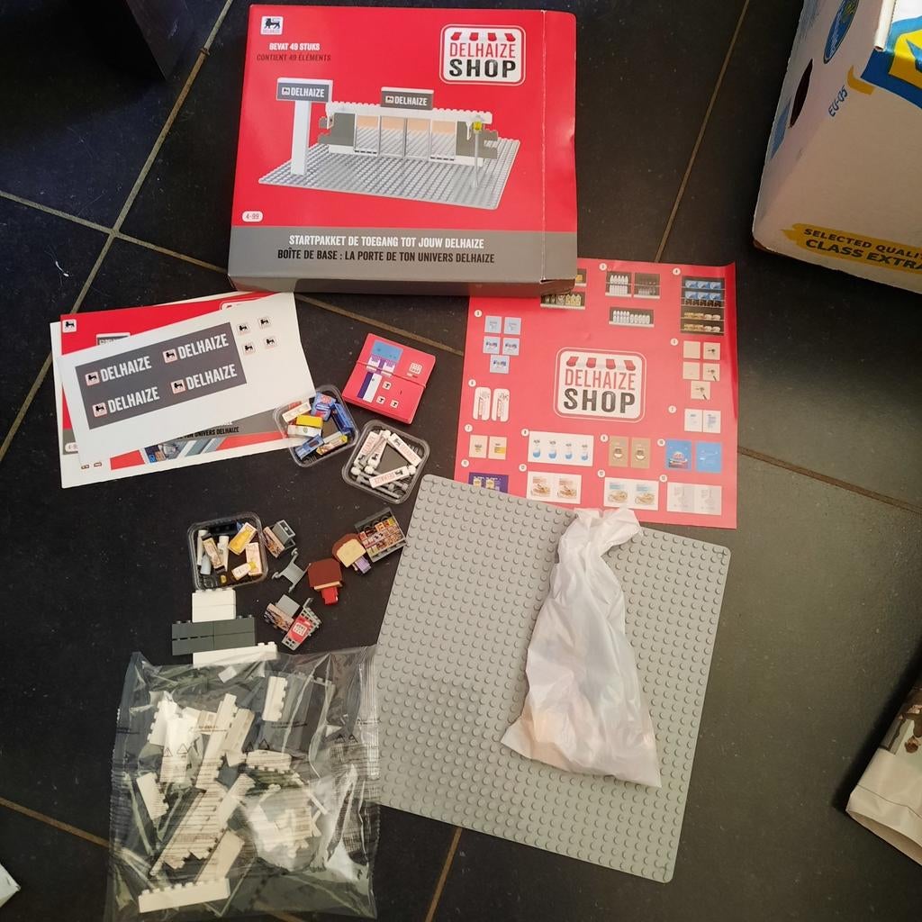Des blocs Lego (on dirait) pour fabriquer Delhaize., Enlèvement ou Envoi, Neuf