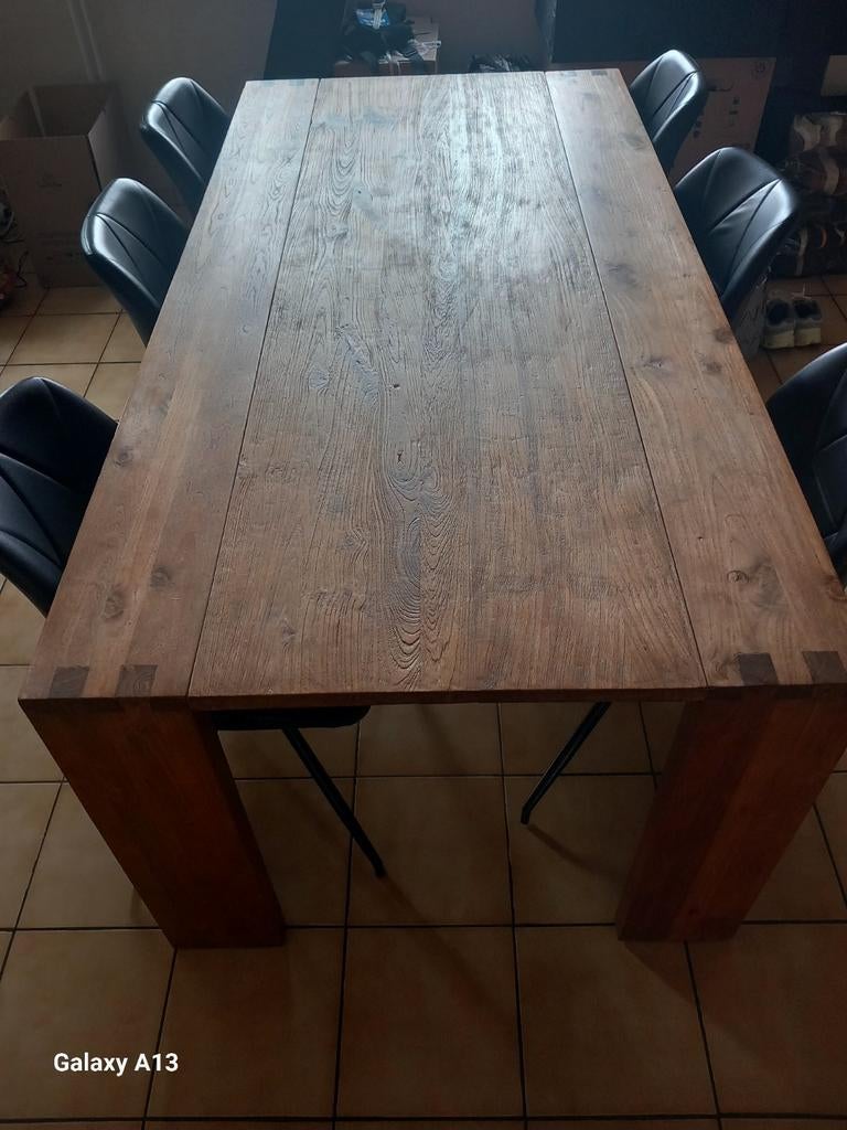 Grande table en teck massif – 2 m x 1 m

Magnifique table, Enlèvement, Comme neuf