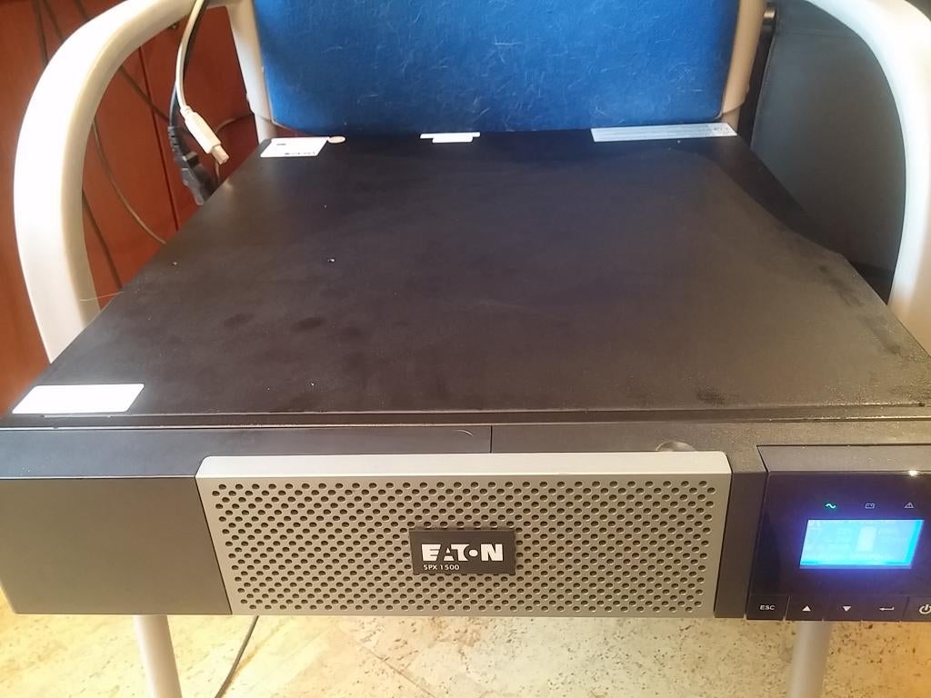 UPS EATON 5PX1500IRT/1350W-Nouvel batterie-testée-sinus out, Enlèvement ou Envoi, Utilisé