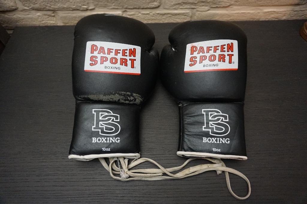 gedragen en gesigneerde bokshandschoenen van delfine persoon, Ophalen of Verzenden, Bokshandschoenen
