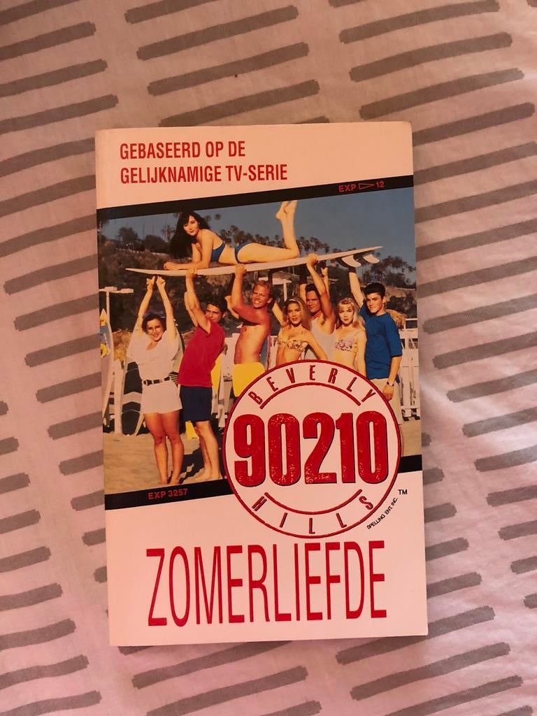 90210 Beverly Hills zomerliefde, Ophalen of Verzenden, Gelezen