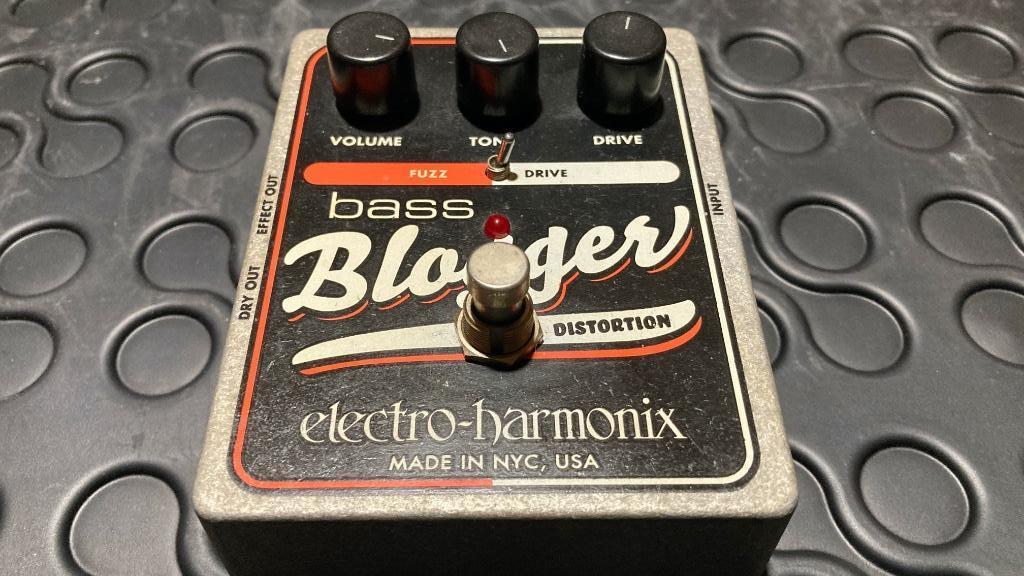 BLOGUEUR DE BASSE ELECTRO-HARMONIX, Musique & Instruments, Enlèvement, Comme neuf