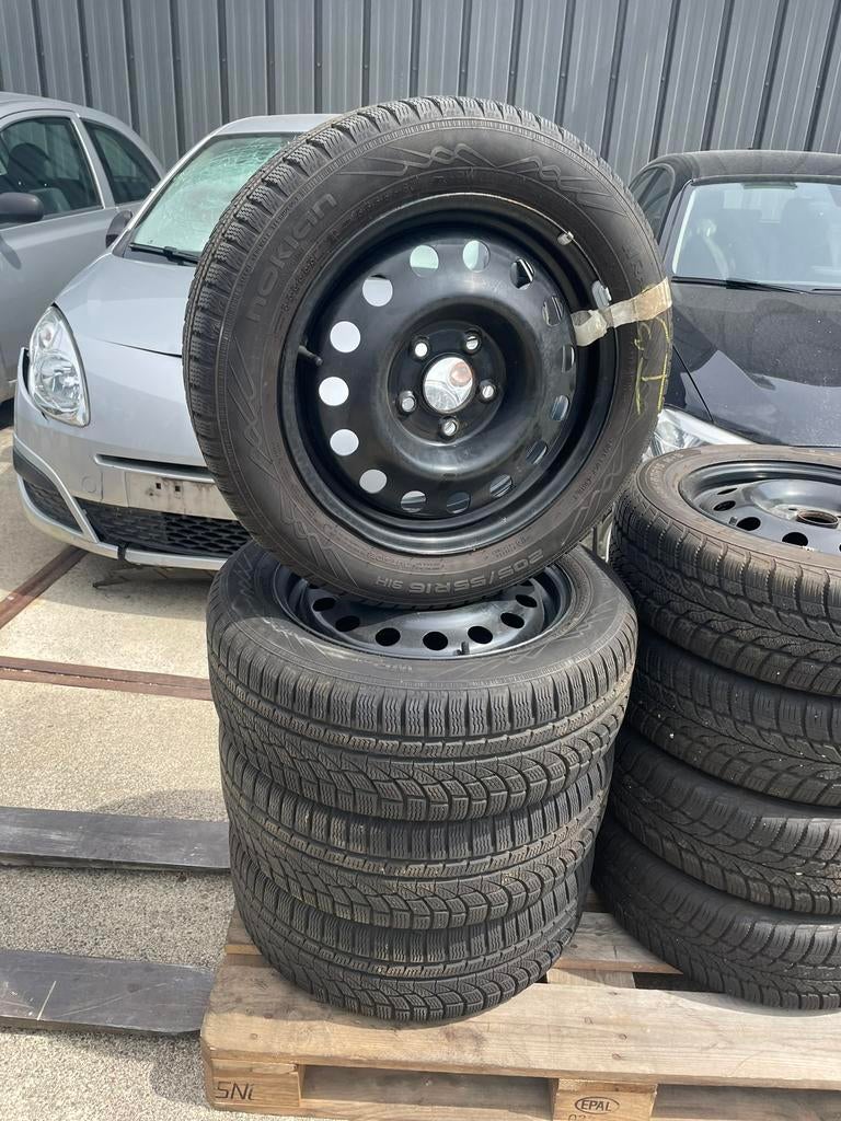 Hyundai i30 winterwielen 205/55 R16, Enlèvement