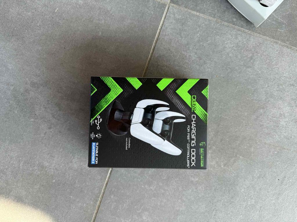 Oplaadstation playstation 5 controllers. Nieuw!, Ophalen of Verzenden, Zo goed als nieuw