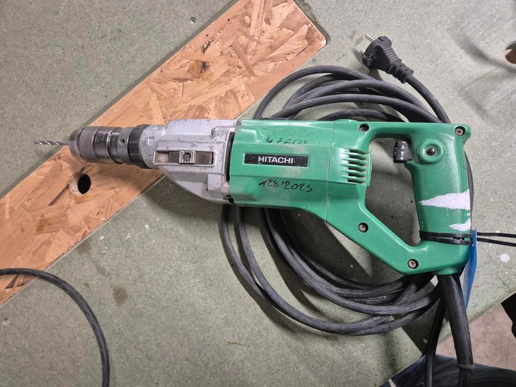 Perceuse Hitachi 800W, Bricolage & Construction, Outillage | Foreuses, 600 watts ou plus, Enlèvement ou Envoi, Utilisé, Vitesse variable