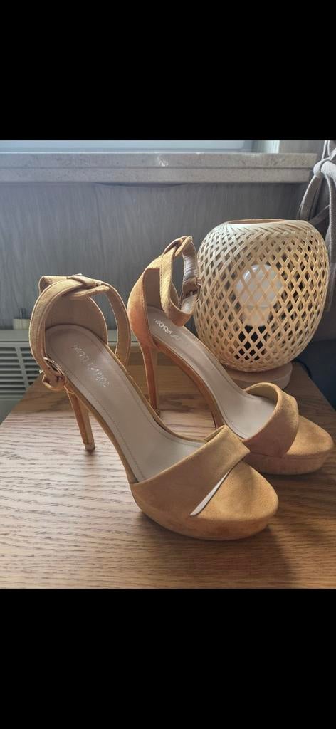 nouvelles sandales taille 38, Vêtements | Femmes, Enlèvement ou Envoi, Neuf