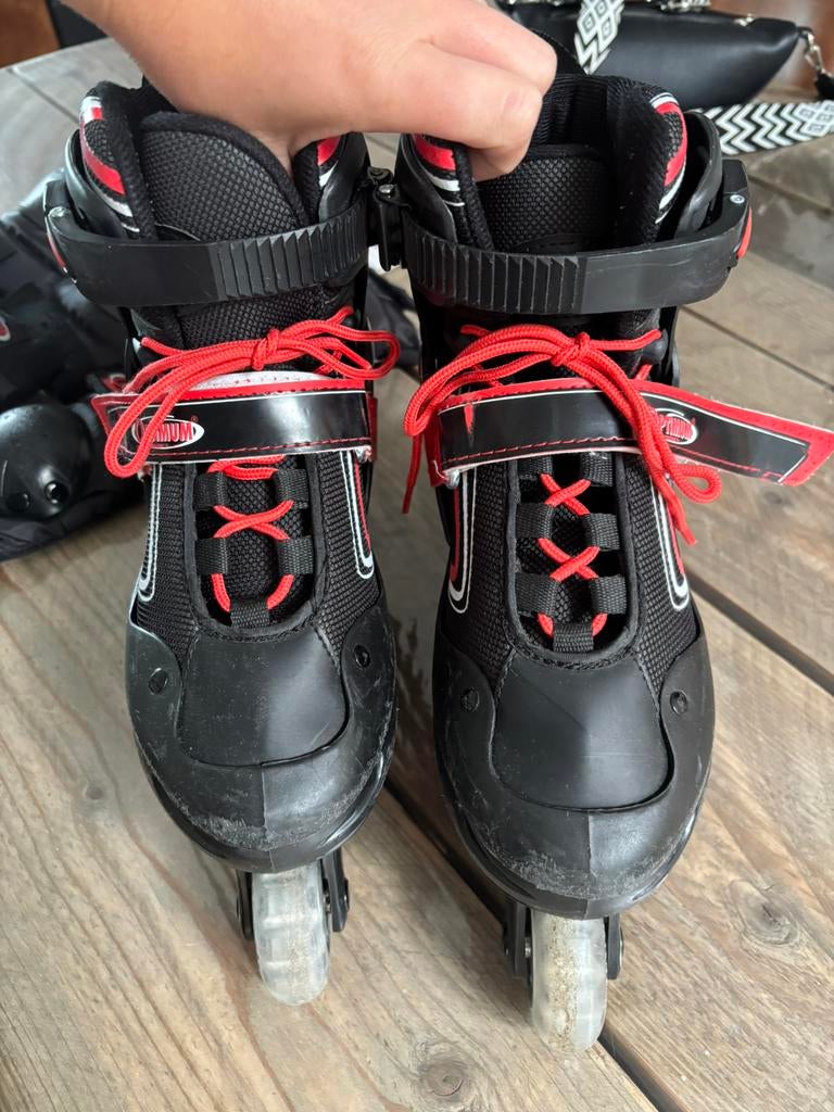 Rolschaatsen optimum 36-39 + beschermers, Ophalen, Gebruikt