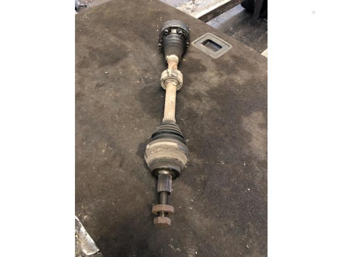 Arbre de transmission avant gauche d'un Volkswagen Passat, Enlèvement ou Envoi, 3 mois de garantie, Utilisé, Volkswagen