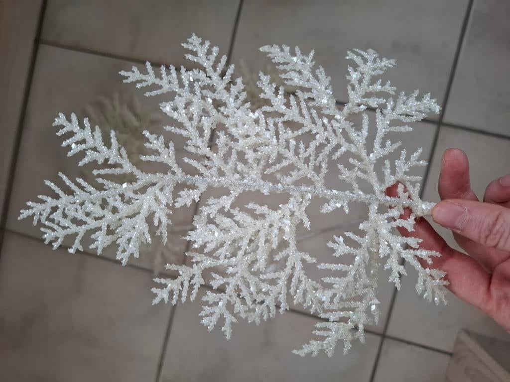 Zes gebroken witte glinstertakken voor in Kerstboom, Ophalen of Verzenden, Zo goed als nieuw