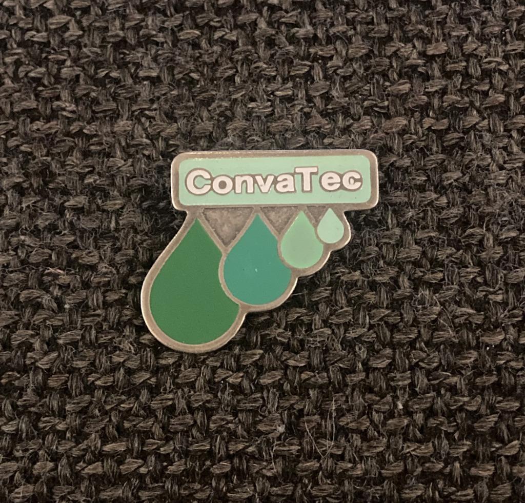 PIN - CONVATEC - PHARMA - PHARMACIE, Envoi, Utilisé, Marque, Insigne ou Pin's
