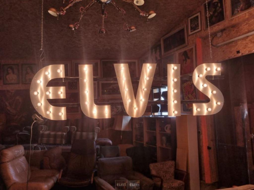 Lichtreclame   ELVIS   concertorganisator hologram  xl, Huis en Inrichting, Ophalen of Verzenden, Gebruikt, Hout