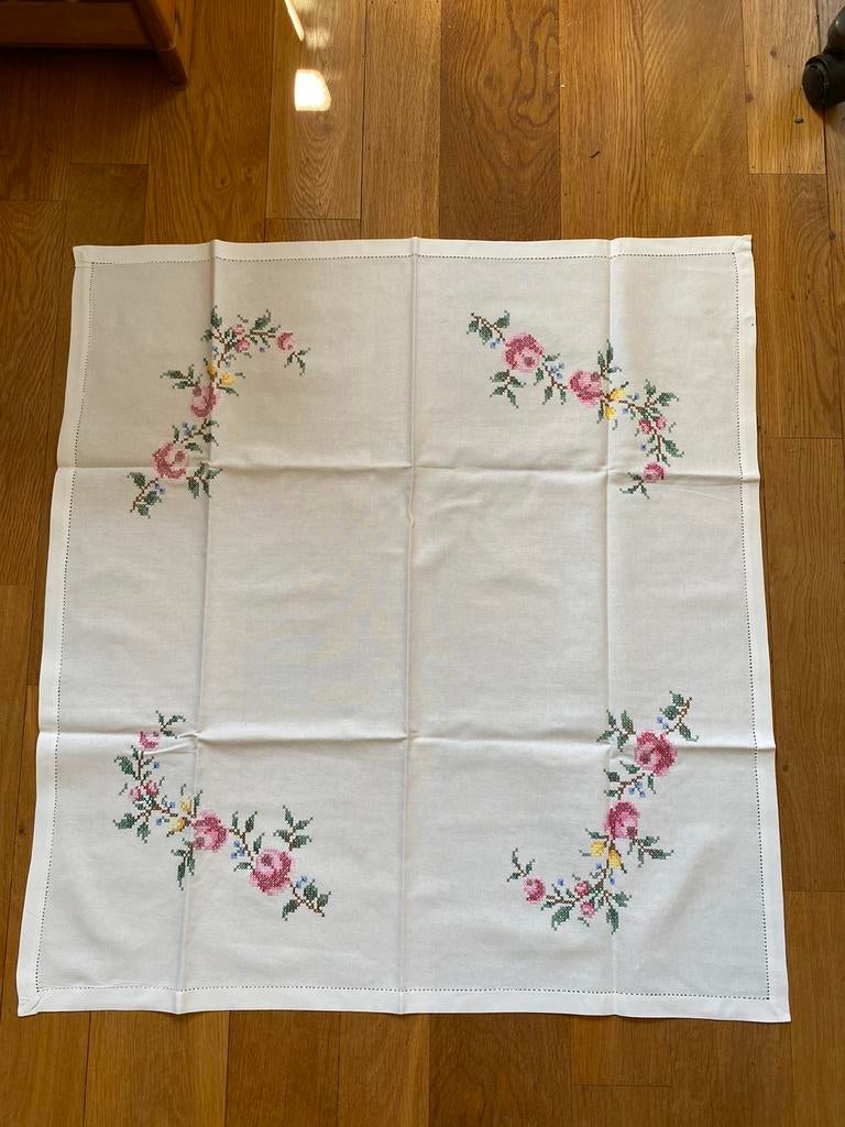 Vintage ecru tafelkleed met borduursels, Ophalen, Gebruikt, Rechthoek