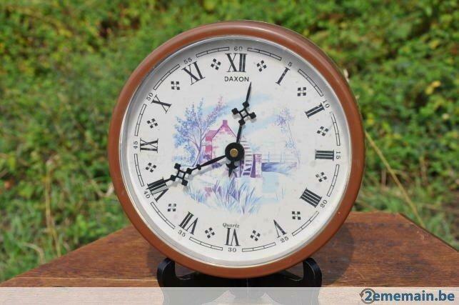 horloge murale en plastique decor moulin a eau, Enlèvement ou Envoi, Utilisé