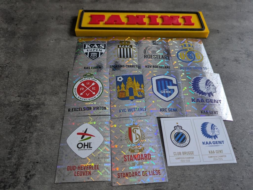 PANINI Lot 11 autocollants foot 2019/20 12 emblèmes de foot, Hobby & Loisirs créatifs, Autocollants & Images, Neuf, Enlèvement ou Envoi