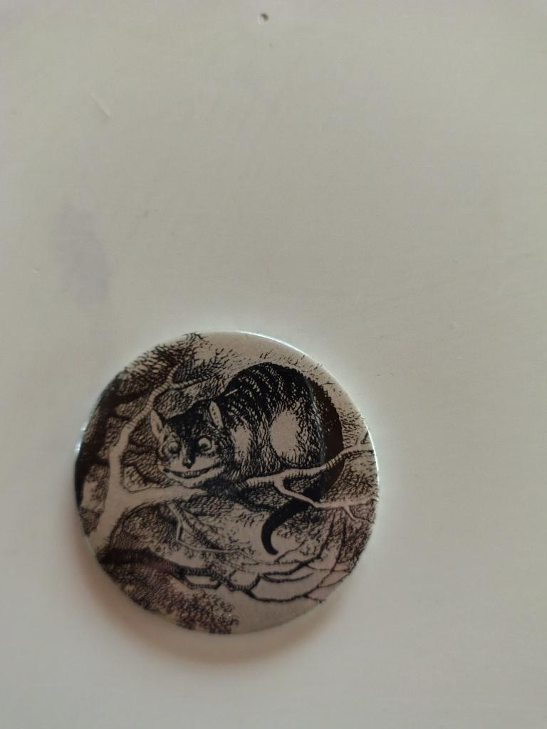 klein spiegeltje Alice in wonderland the cheshire cat nieuw, Ophalen of Verzenden, Overige figuren, Nieuw, Overige typen
