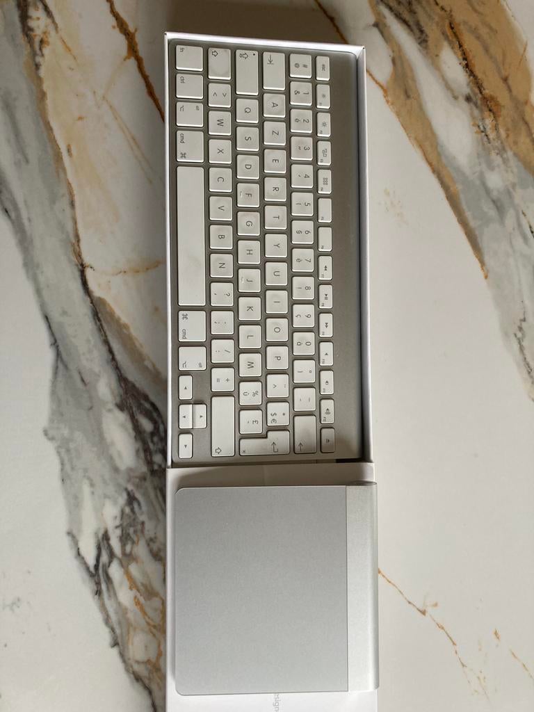 Apple items, Ergonomique, Azerty, Enlèvement, Utilisé