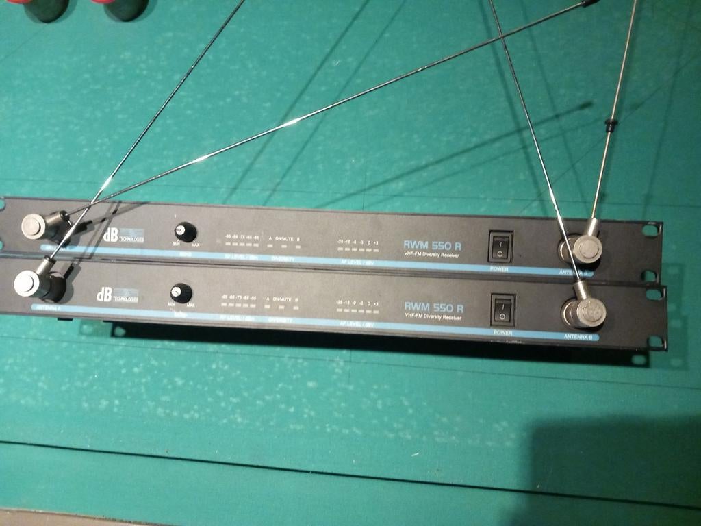 2x draadloze micro ontvanger db technologies, Enlèvement ou Envoi, Utilisé, Récepteur