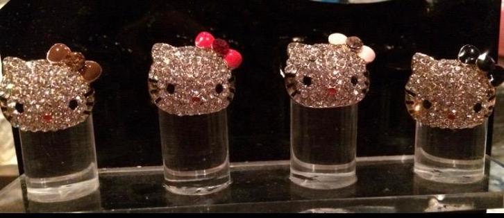 Verstelbare dames/kinder Hello Kitty ringen., Bijoux, Sacs & Beauté, Bagues, Neuf, Enlèvement ou Envoi, Rose, Avec strass