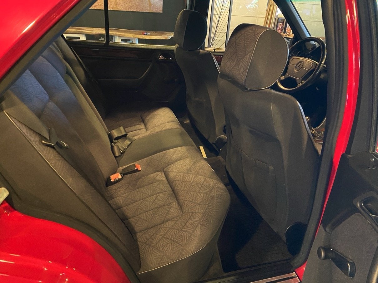 Mercedes-Benz E-Klasse 320 E 320 W124 Berline GETRAG Manueel, foto 7