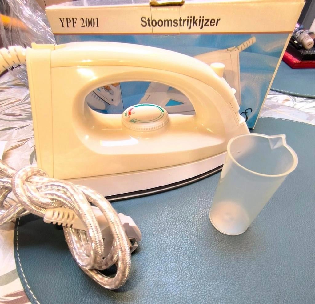 Fer à vapeur., Enlèvement ou Envoi, Neuf, Fer à repasser avec cordon