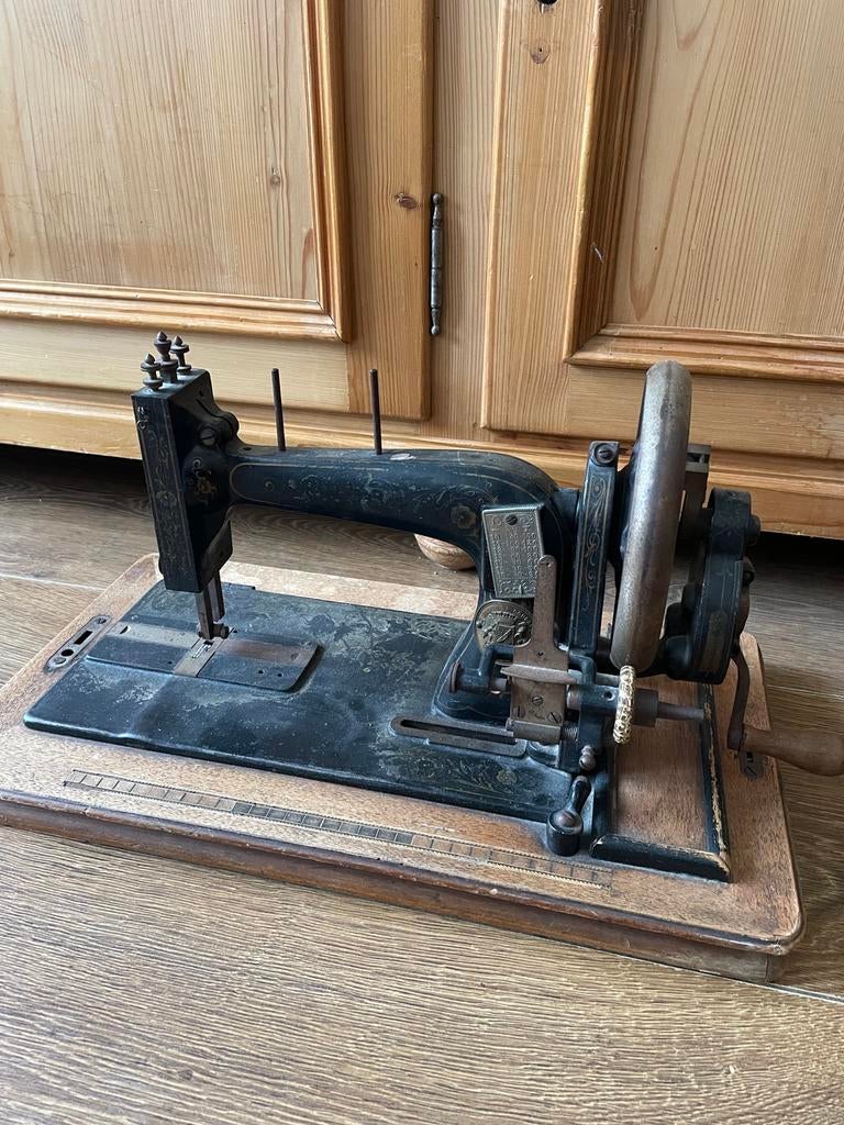 Machine à coudre ancienne, Enlèvement