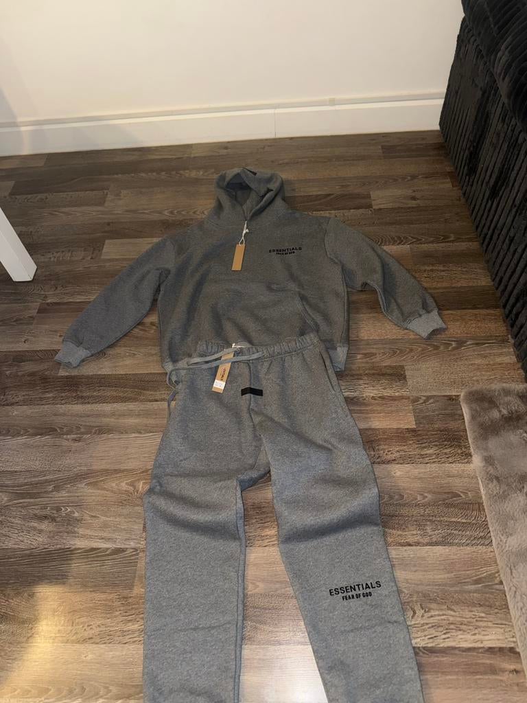 Essentials FEAR OF GOD trenispak  donkergrijs nieuwe maat L, Kleding | Heren, Ophalen of Verzenden, Nieuw