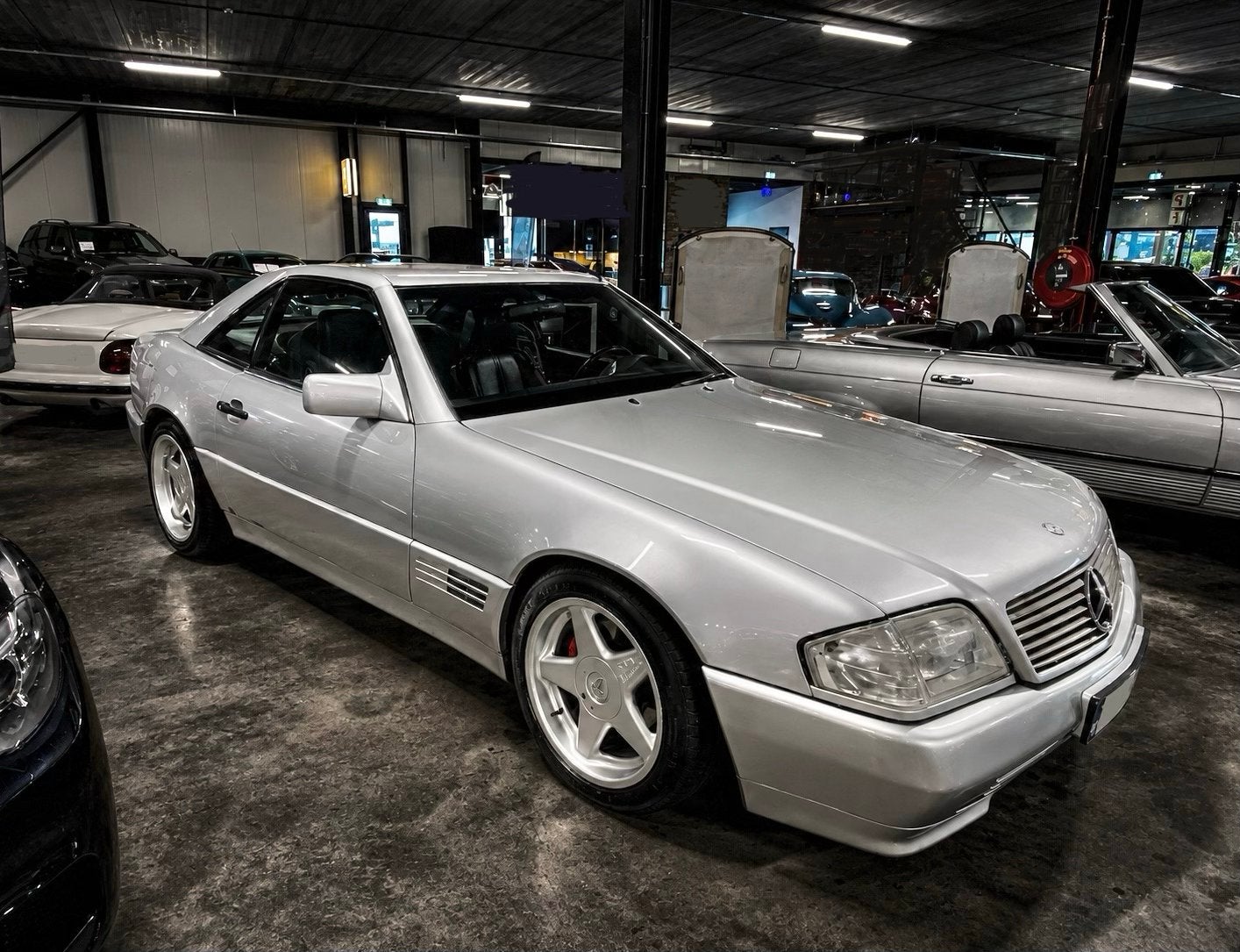 Mercedes SL 280 avec LPG jantes 17 pouces/Bluetooth, Autos, Oldtimers & Ancêtres, Particulier, ABS, Airbags, Air conditionné, Bluetooth