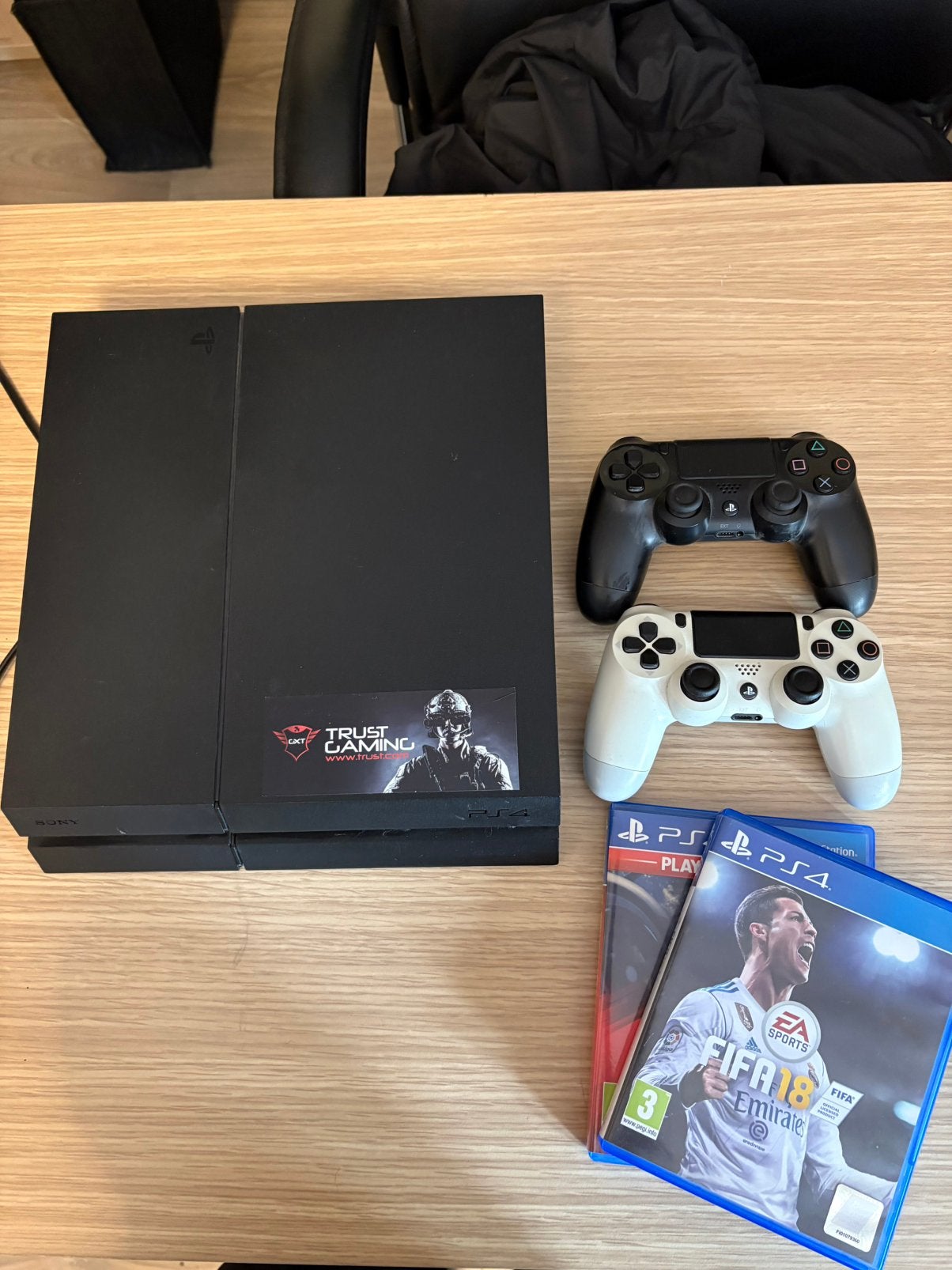 Playstation 4 - 1TB, Ophalen, Met 2 controllers, 1 TB, Original