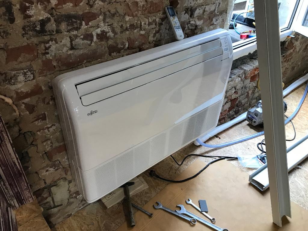 FUJITSU lucht-lucht warmtepomp -airco met buitenunit, Ophalen, Gebruikt, Energieklasse A of zuiniger, 3 snelheden of meer