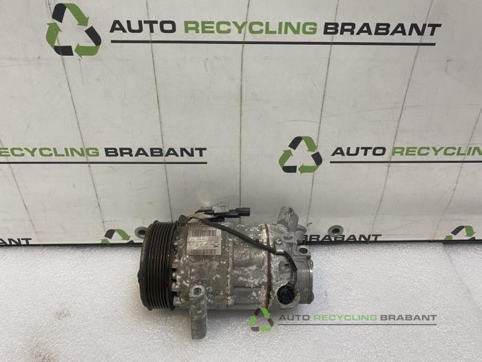 Pompe clim d'un Renault Captur, -, 3 mois de garantie, Utilisé, -
