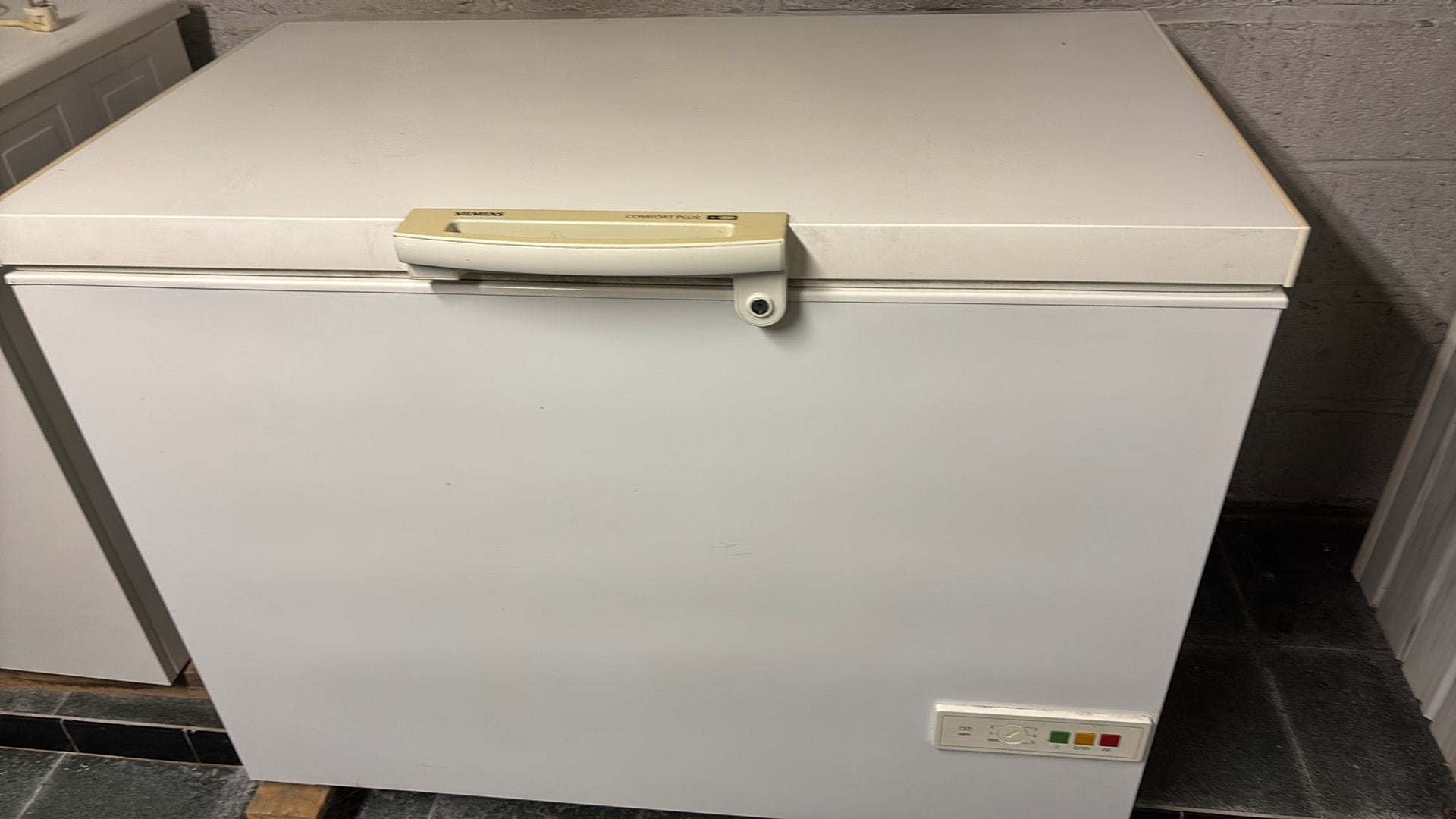 Vrieskoffer Siemens, Elektronische apparatuur, Vriezers en Diepvrieskisten, Ophalen, Gebruikt, Vrijstaand, Vrieskist