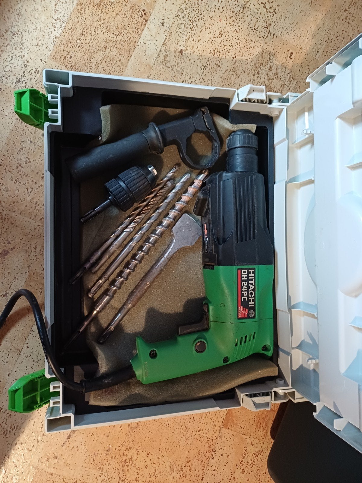 MARTEAU ROTATIF HITACHI DH24PC SDS+ 620W EN ÉTUI, Bricolage & Construction, Outillage | Foreuses, Enlèvement