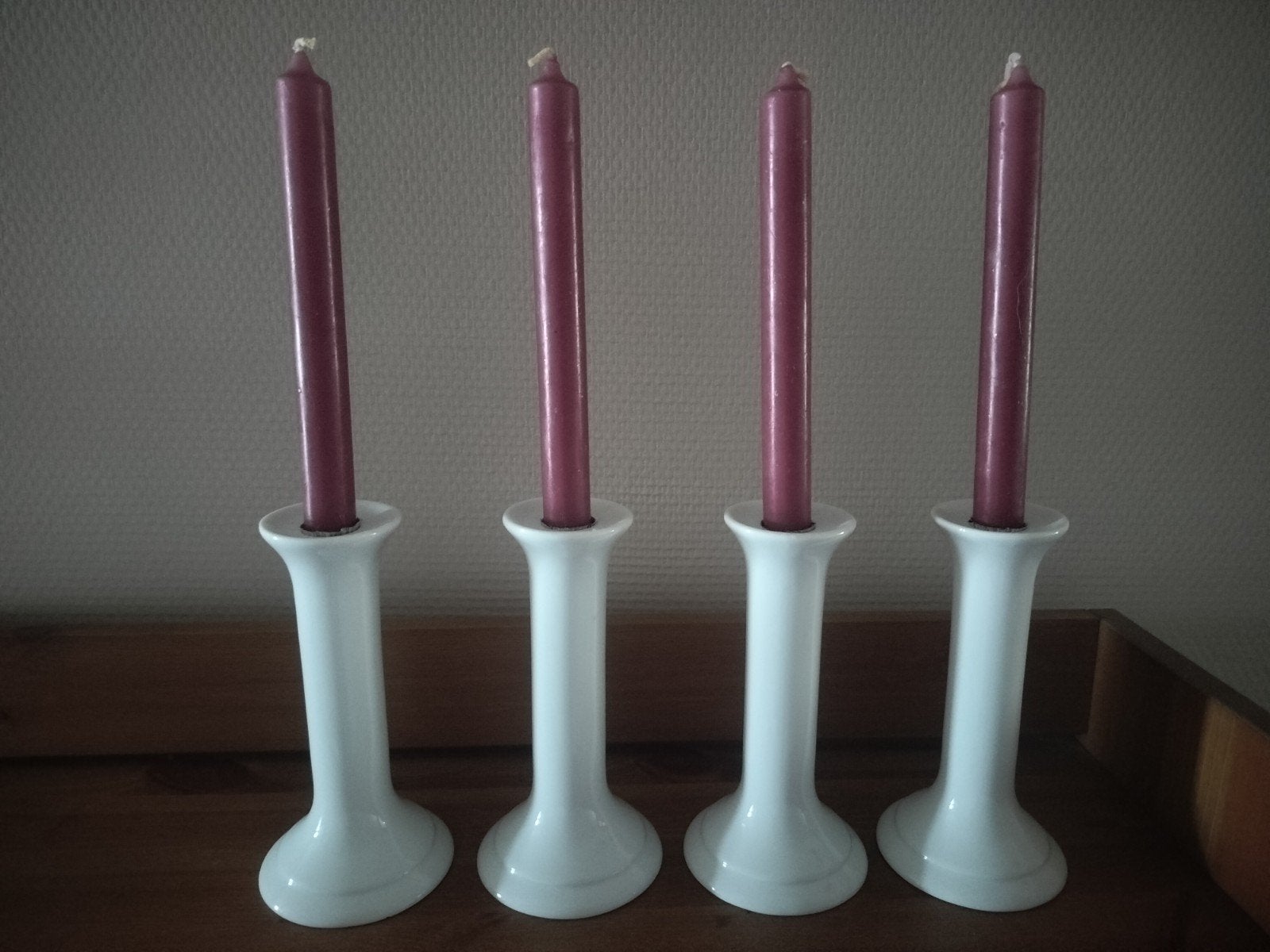 4 identieke kandelaars, Huis en Inrichting, Ophalen of Verzenden, Wit