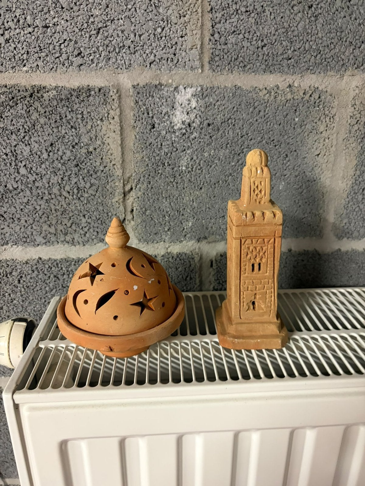 Lot de 2 objets décoratifs orientaux en terre cuite, Ophalen, Zo goed als nieuw