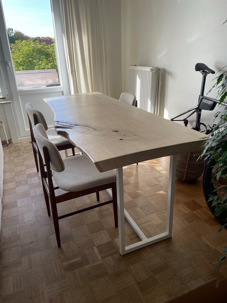Aangepaste houten tafel, Ophalen