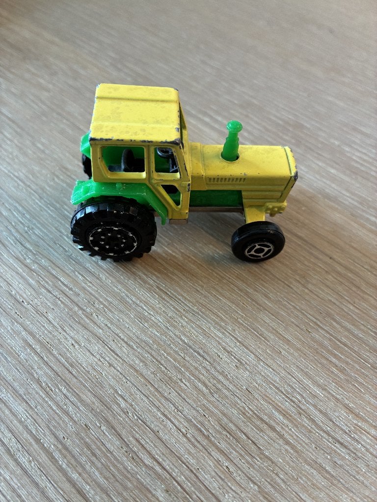Majorette Tracteur 1/65, Enlèvement