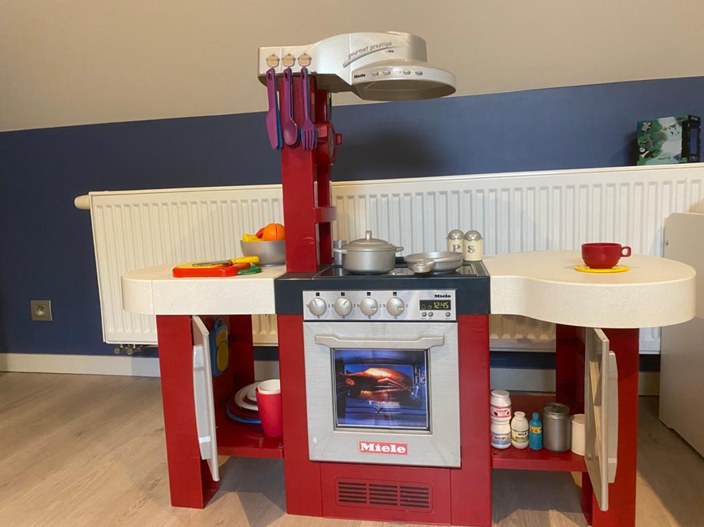 Miele Speelgoed keukentje kind + veel keukengerij, Kinderen en Baby's, Ophalen of Verzenden, Gebruikt, Kunststof, Speelkeuken