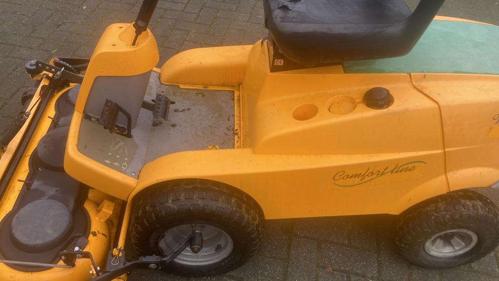 Stiga villa, nieuwe motor en maaidek, Ophalen, Zo goed als nieuw