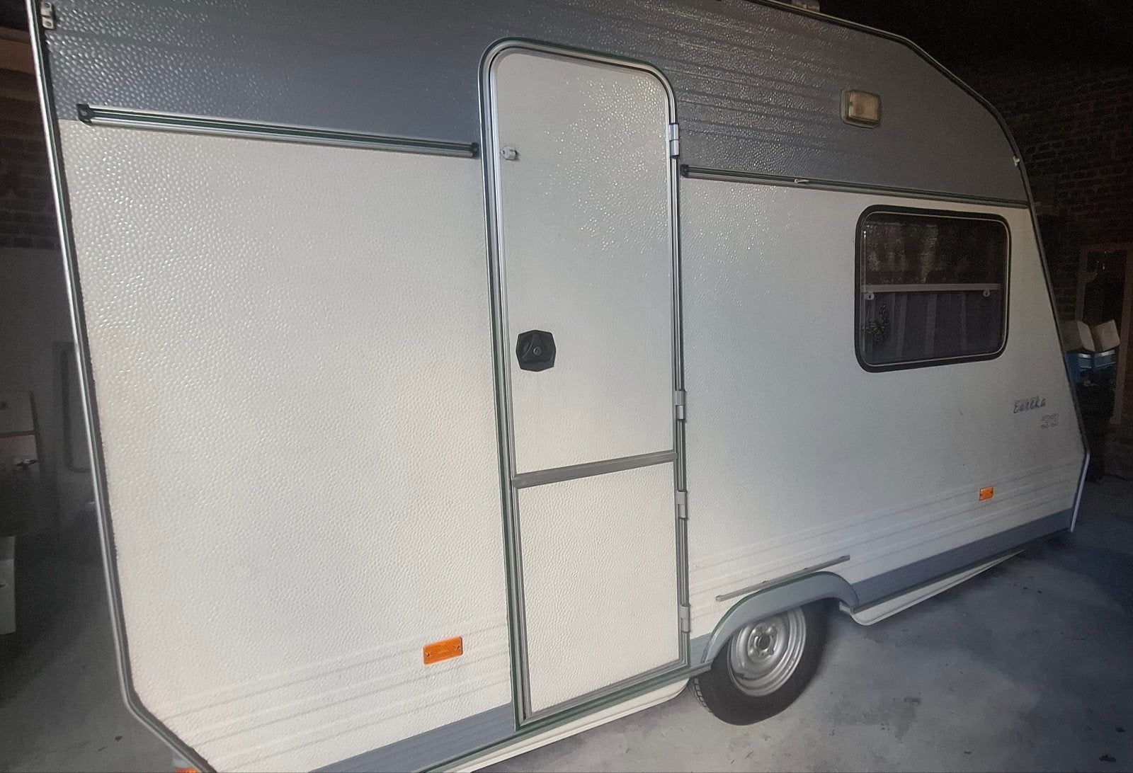 Home-car eureka 33+luifel net gekeurd ., Caravans en Kamperen, Home-car, Koelkast, Omvormbare zithoek, Treinzit