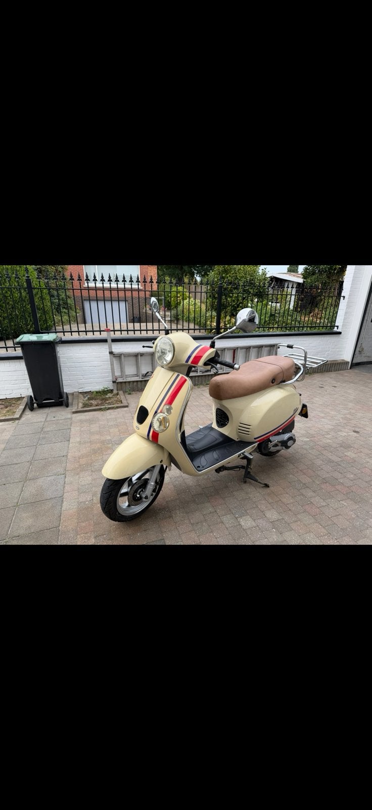Te koop een Neco Agira 125cc Scooter met maar 2195km zgan, Fietsen en Brommers, Ophalen, Neco, 125 cc, Benzine