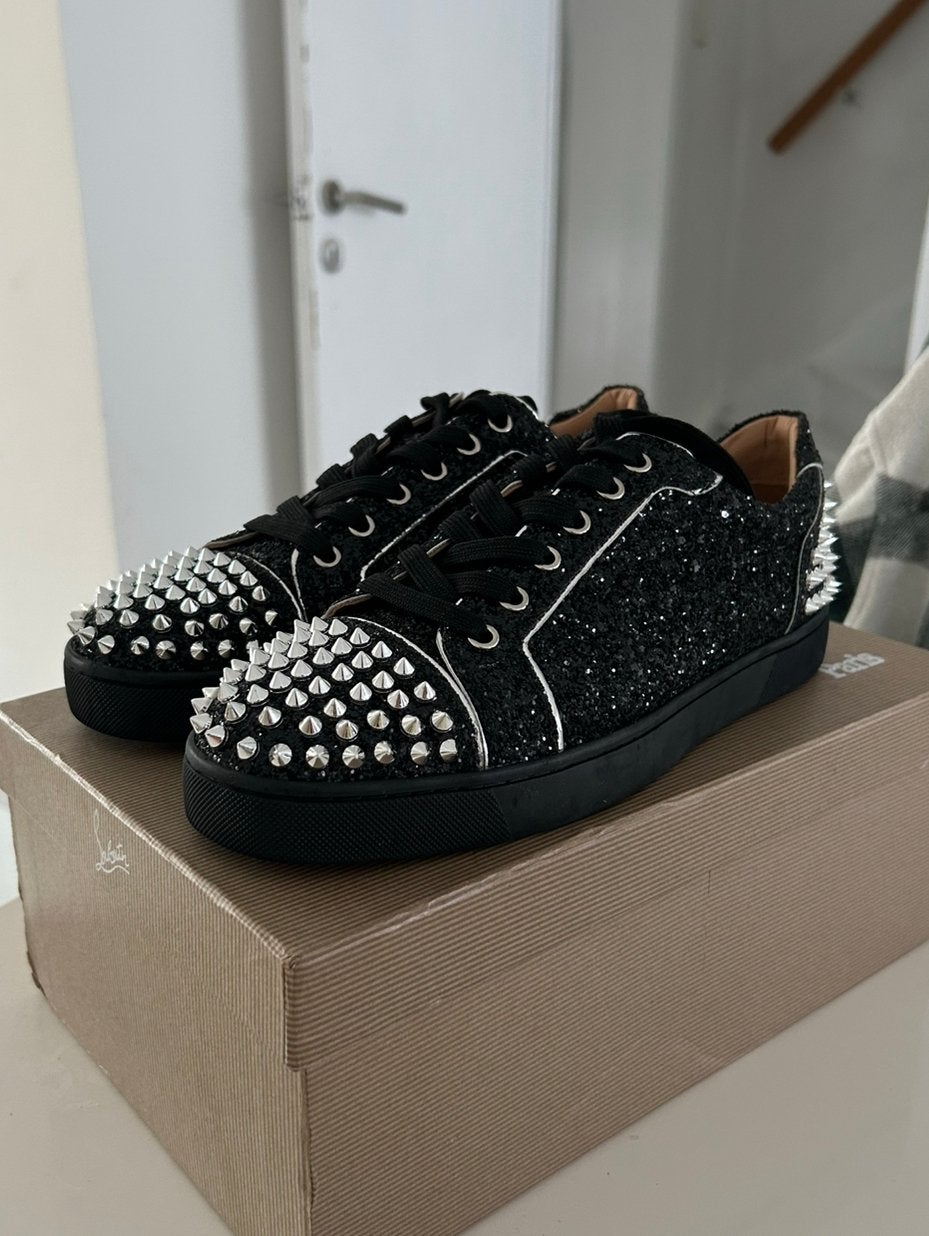 Espadrilles Christian Louboutin — taille 40, Neuf, Sneakers et Baskets, Enlèvement, Noir