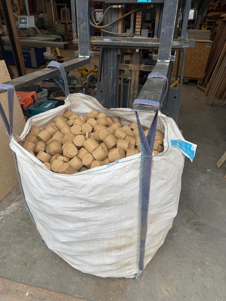 Hardhout briketten. €20 per big bag, Enlèvement