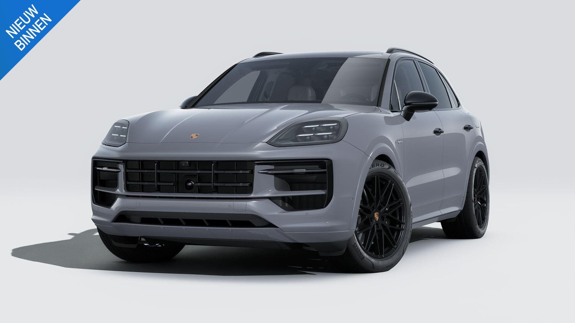 Porsche Cayenne 3.0 E-Hybrid Black Edition SportDesign INNOD, Auto's, Porsche, Automaat, Cayenne, Zwart, 26 kWh