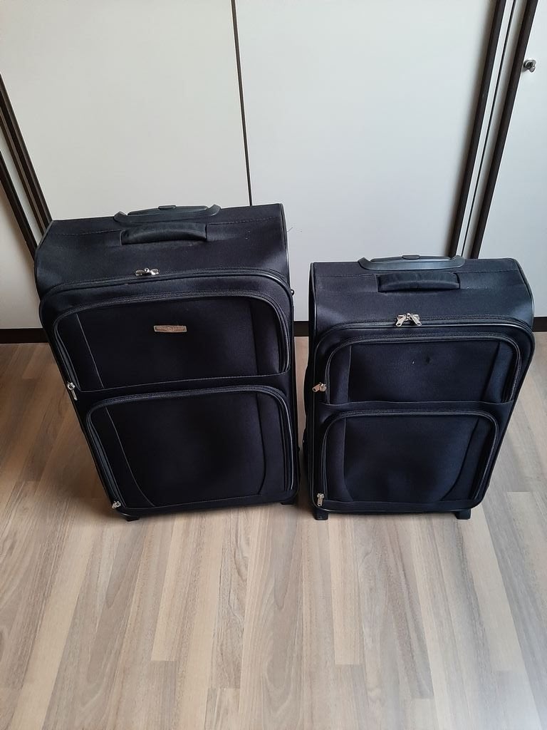 2 Reistassen zo goed als nieuw, Ophalen, Wieltjes