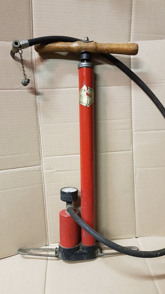 Vintage handpomp met manometer voor oldtimer, Particulier, Te koop