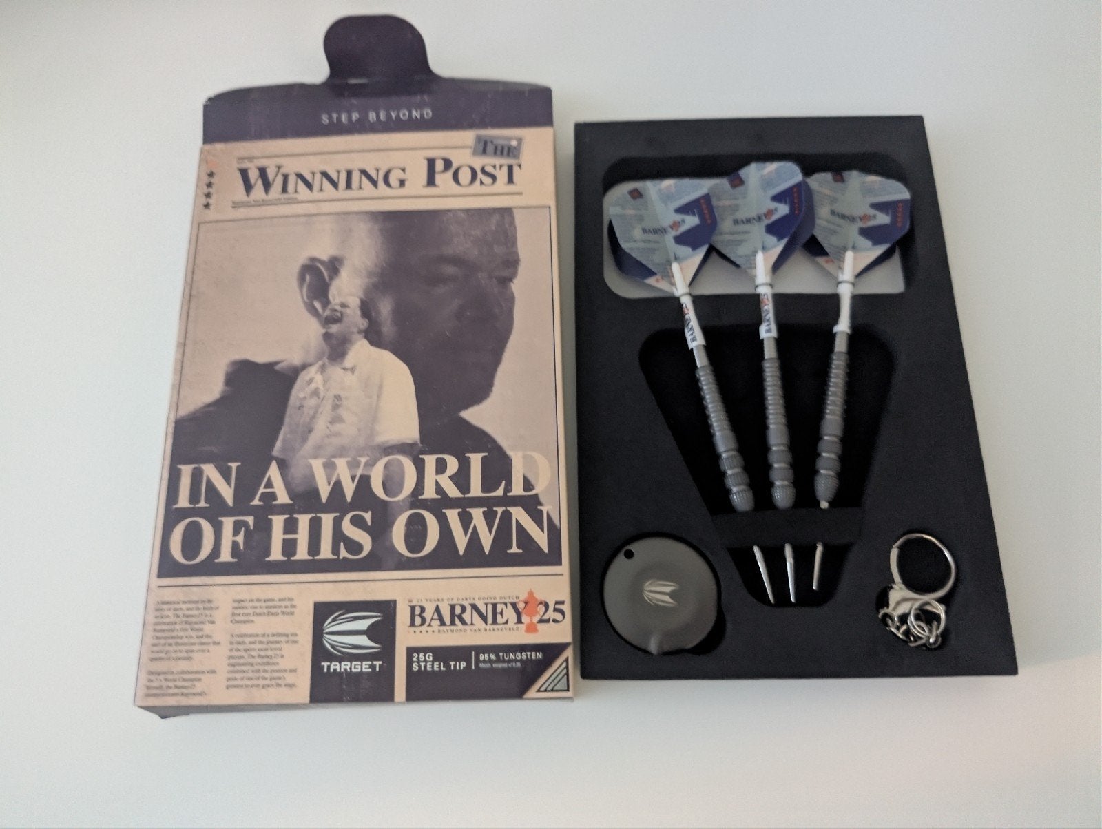target Barney Barney25 darts 25 gram, Sport en Fitness, Darts, Ophalen of Verzenden, Flights