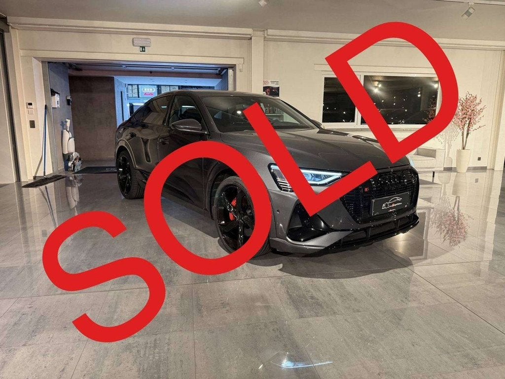 Audi Q8 e-tron SOLD BIJ GARAGE VRIENS YVES BV! (bj 2023), Auto's, Audi, Automaat, Gebruikt, Zwart, Elektrisch