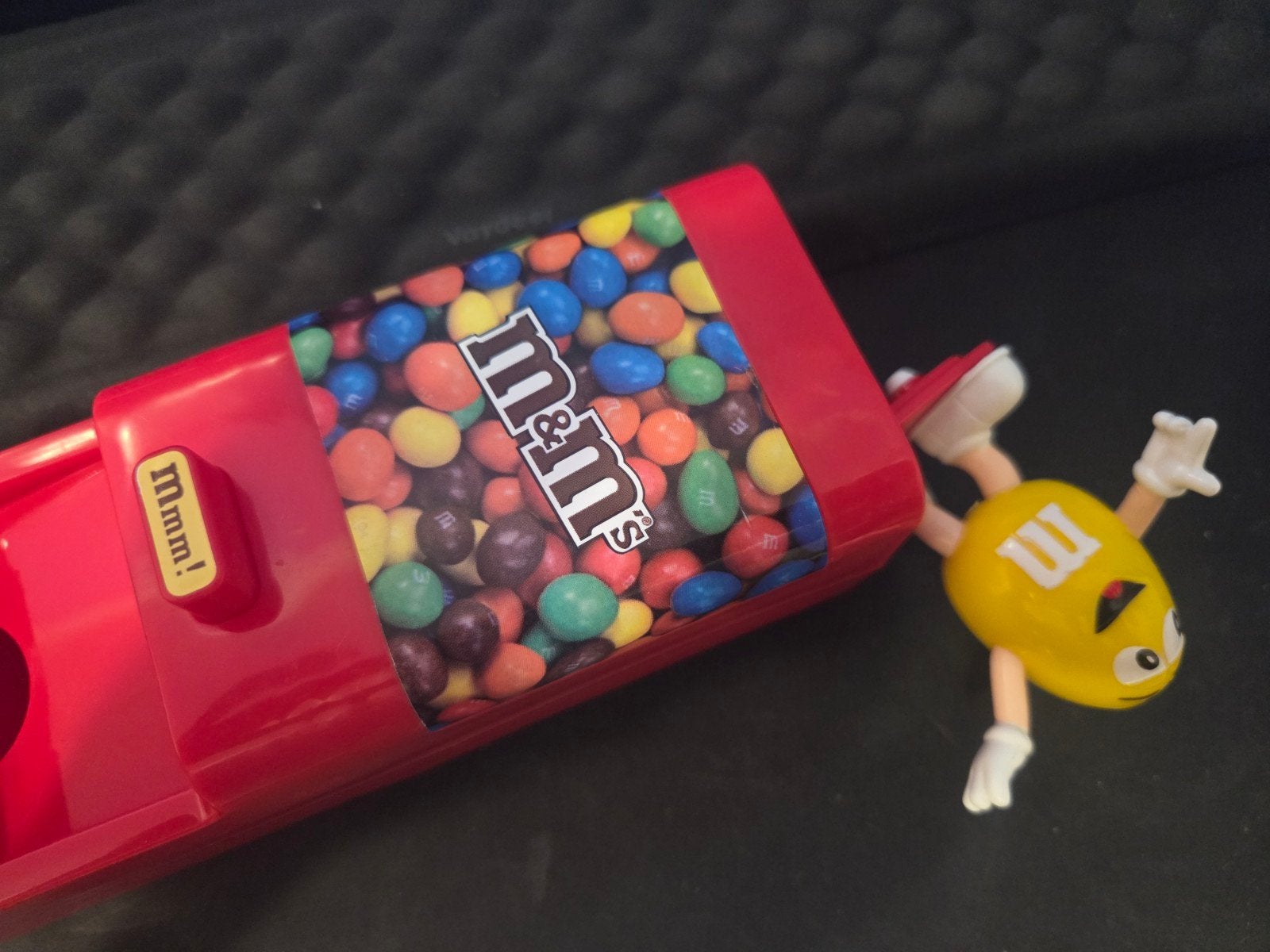 Distributeur m&m’s, Enlèvement, Utilisé