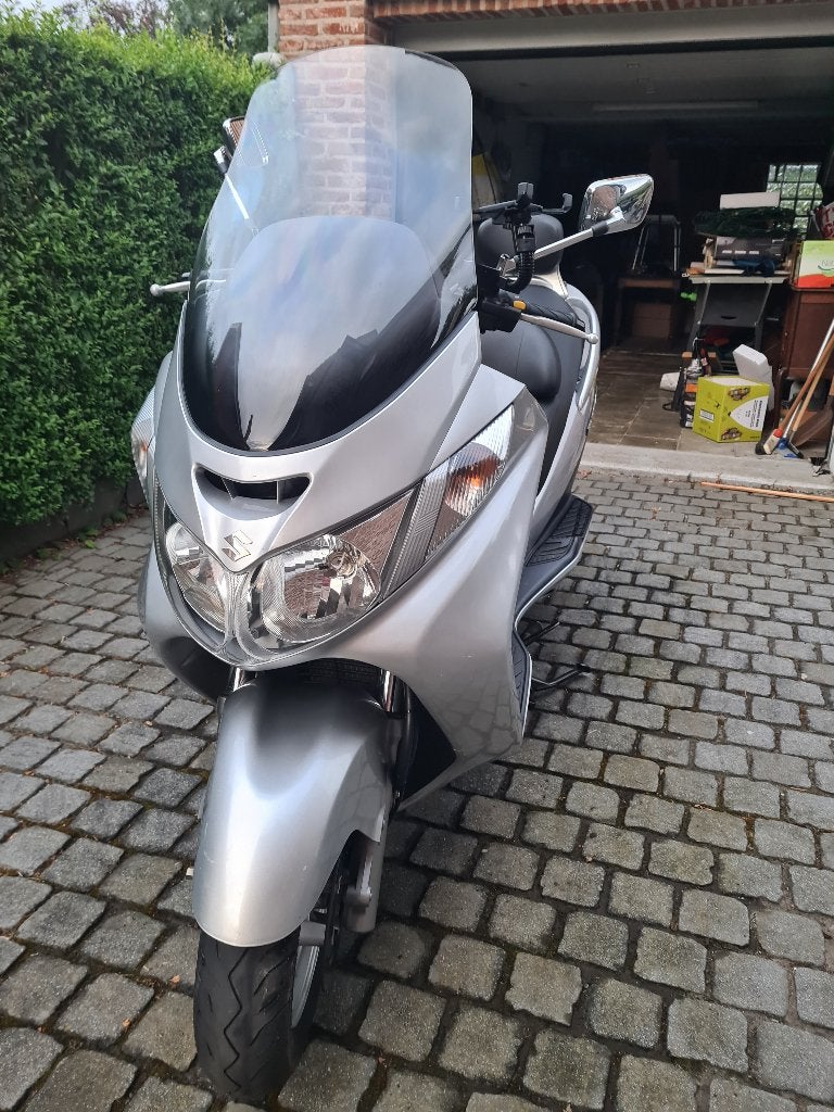 Suzuki Burgman 400 - seulement 10 800 km, Motos, Permis Moto A, Scooter, Occasion, Particulier