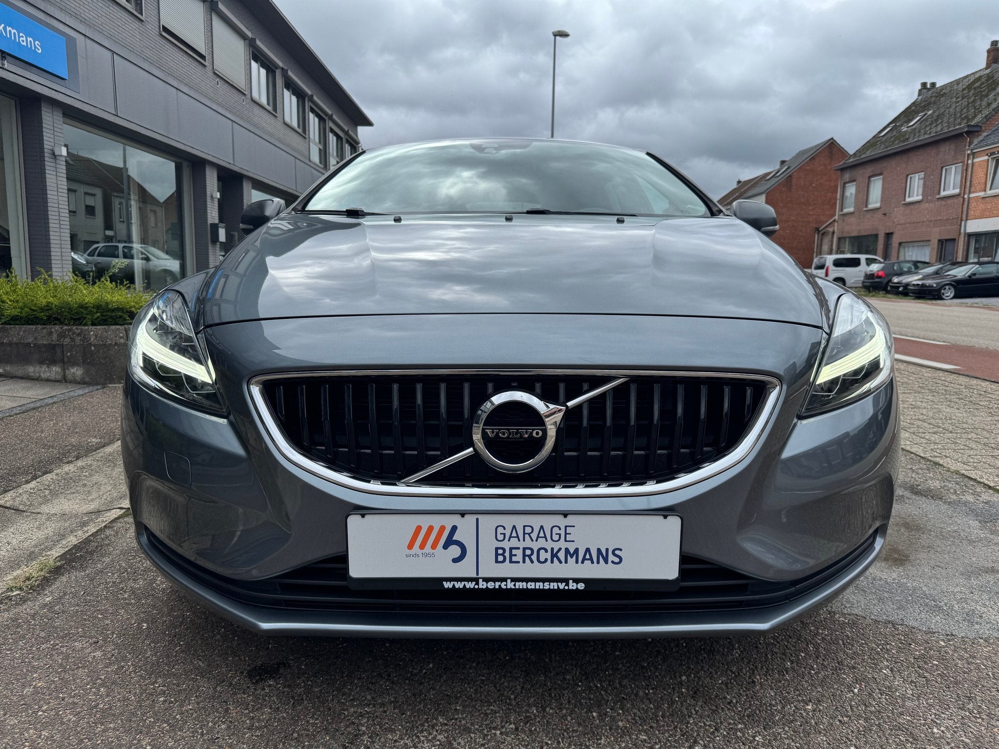 Volvo V40 Kinetic 2.0 Benzine 1ste eigenaar 36000KM!, Auto's, Gebruikt, Bedrijf, 5 deurs, Stadsauto